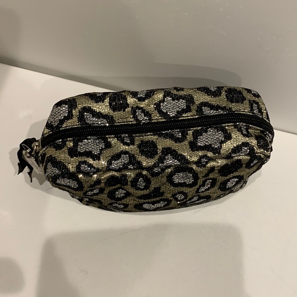 Louison Paris Depose Sequin Leopard Sparkle  Silver Black Metallic Bag Clutch 🤍 - Picture 13 of 16